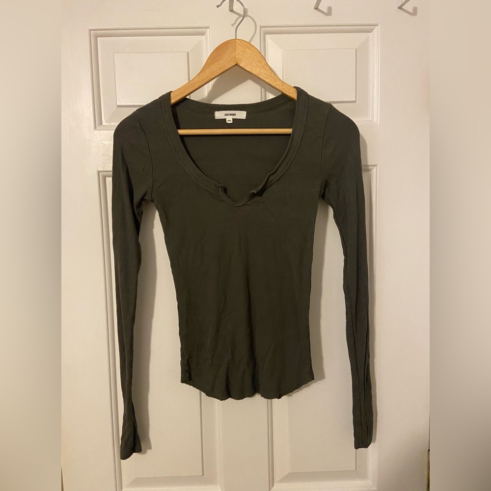 Joah Brown Long Sleeve Henley in Dark Gray